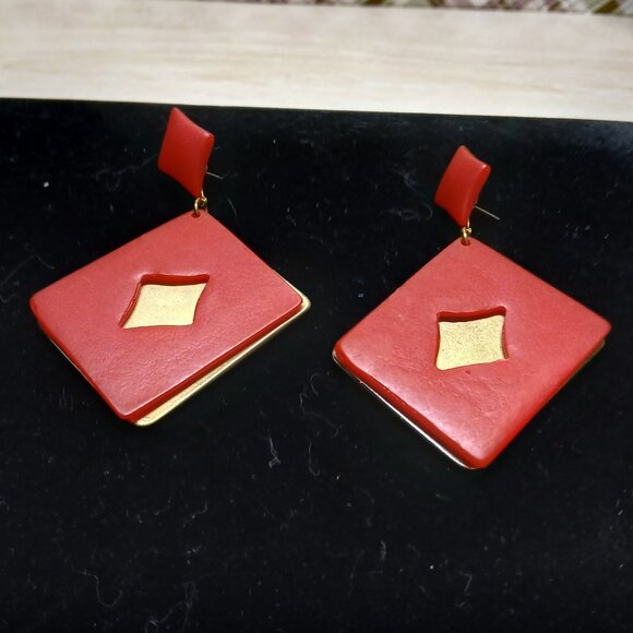Large Red & Gold Tone Plastic Book Stud Earrings Vintage Jewelry #91 - Picture 11 of 11